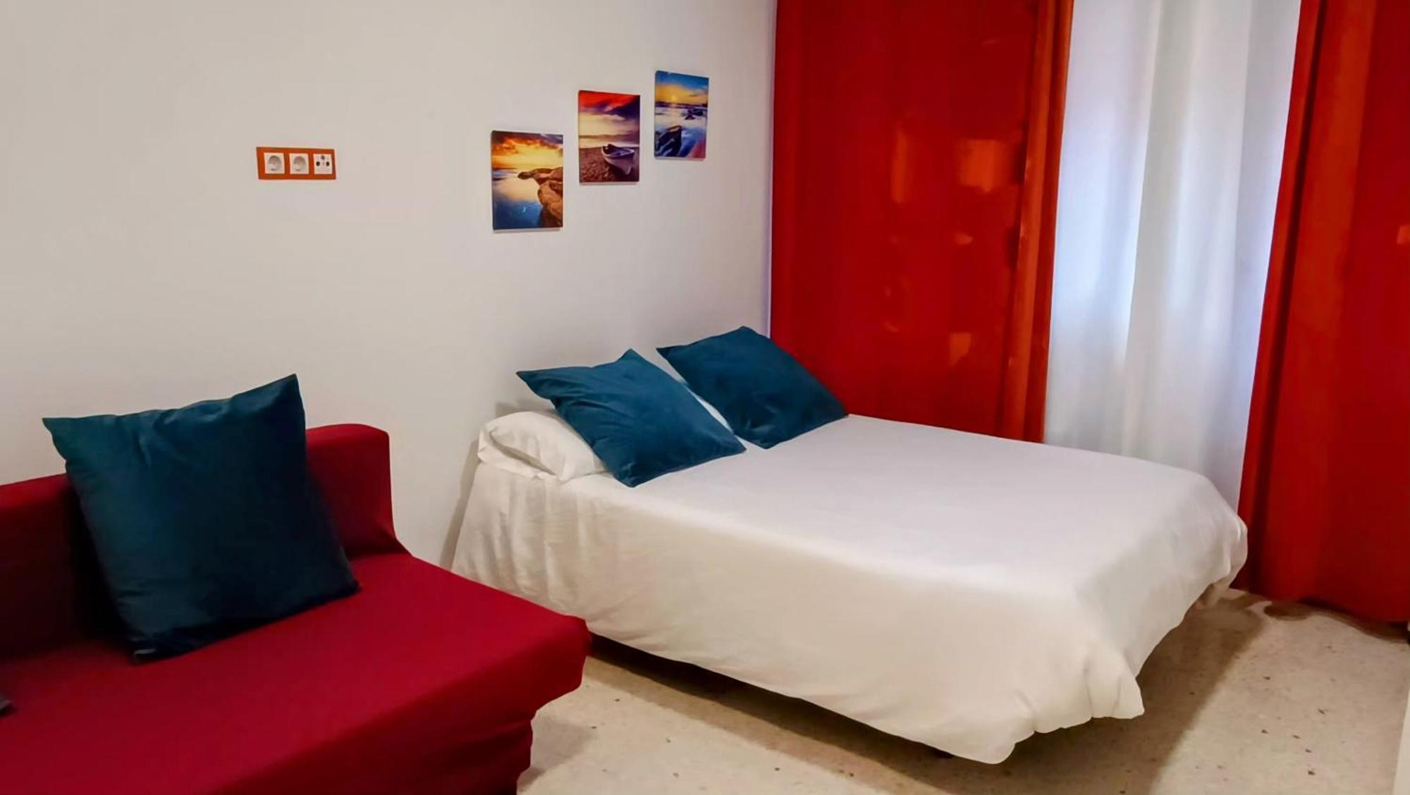 Hostal Estudios Badalona Exterior foto