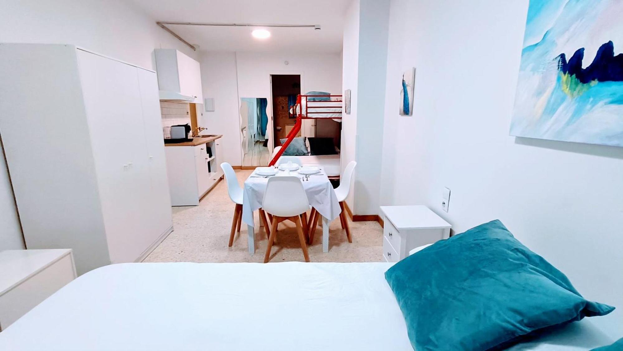 Hostal Estudios Badalona Exterior foto