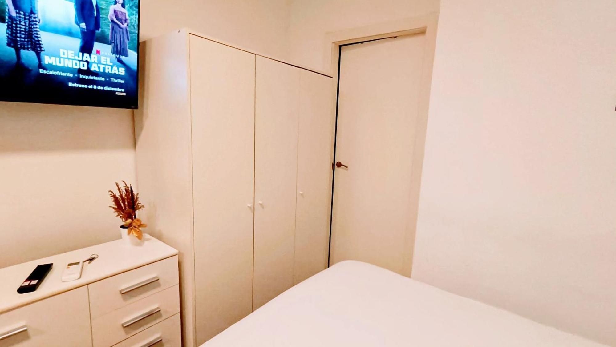 Hostal Estudios Badalona Exterior foto