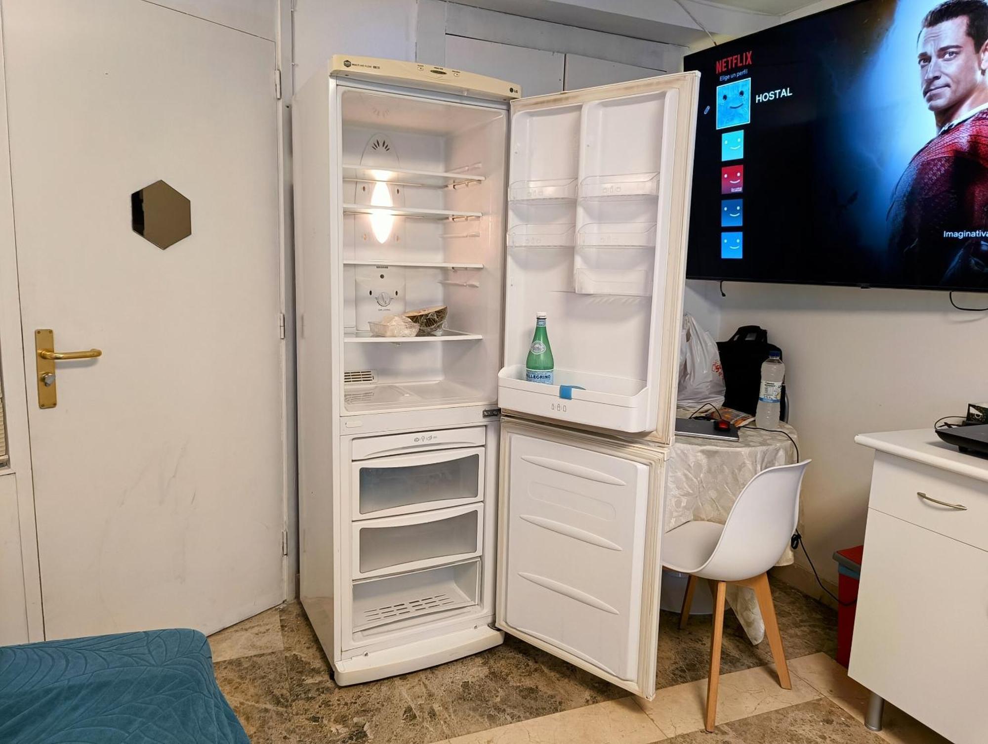 Hostal Estudios Badalona Exterior foto